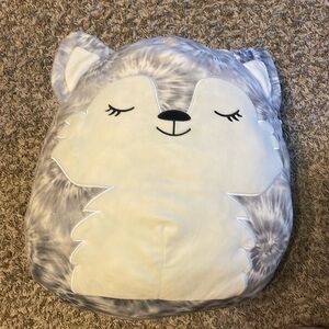 Grey tie-dye wolf squishmallow